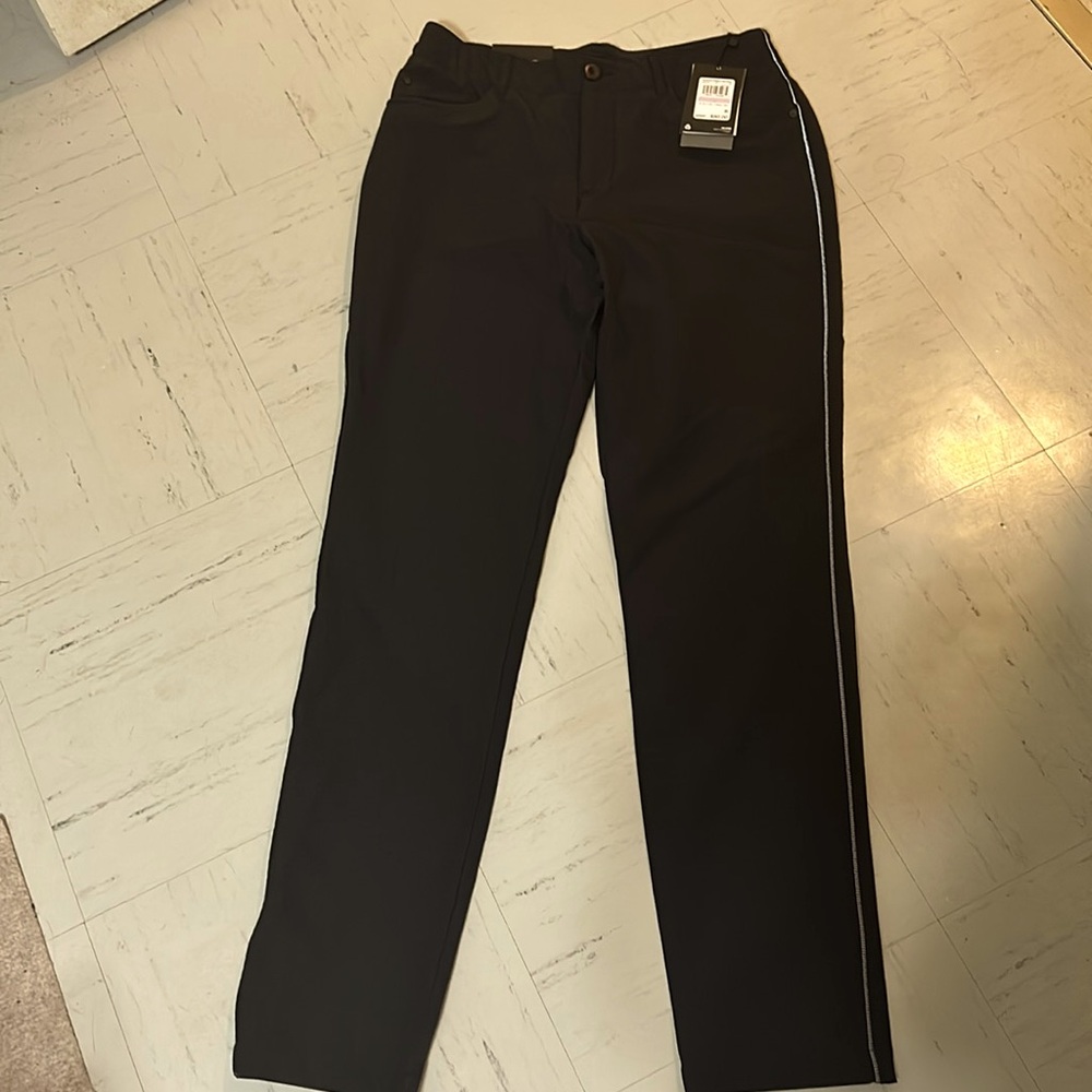 NWT Womens size 6 Under Armour cold gear pants